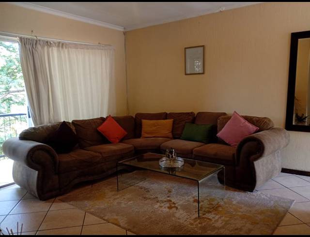 2 BEDROOM APARTMENT FOR SALE IN WILGEHEUWEL